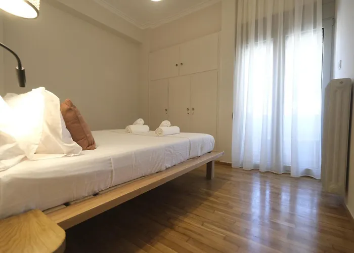 Zen Flat With Seaview By 8essentially Apartman Hriszí Aktí Haniá